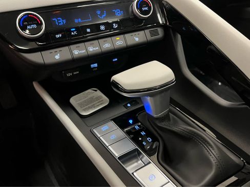 New 2026 Hyundai Elantra Limited image 32