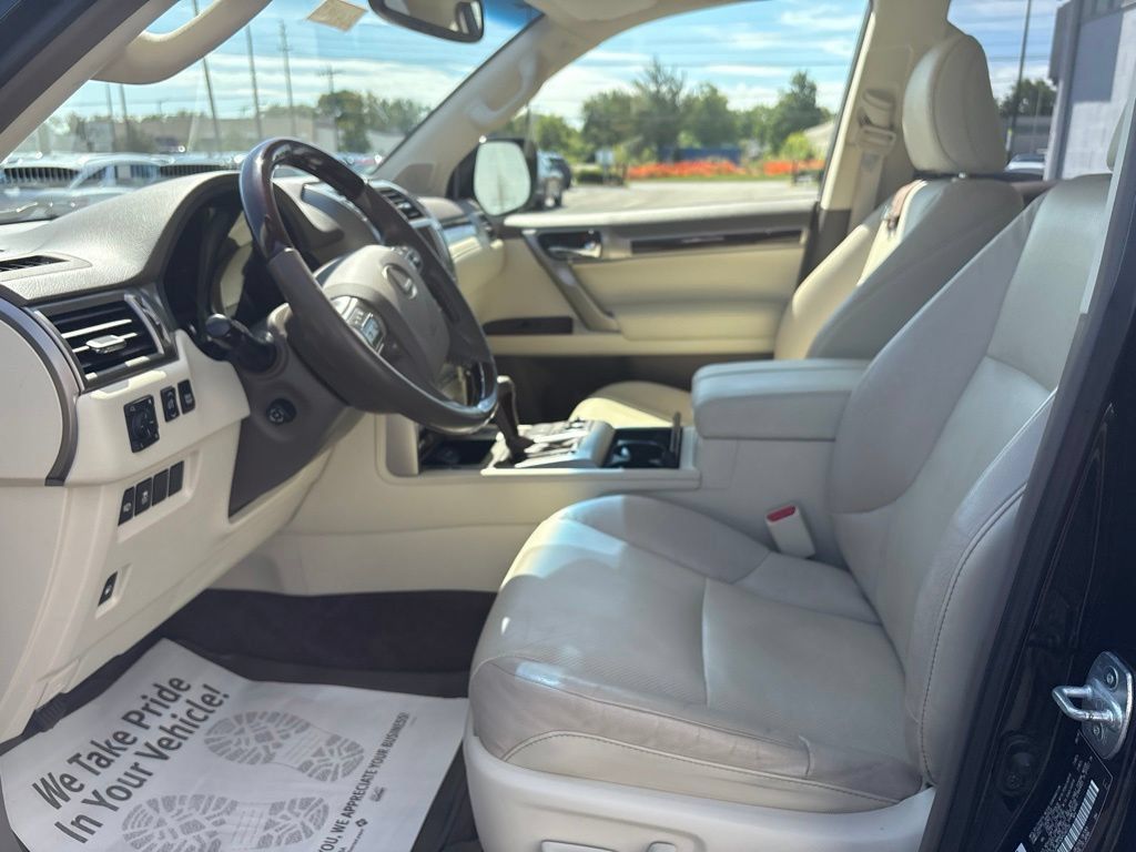 Used 2019 Lexus GX 460 Premium w/ Premium Package AWD/4WD image 10
