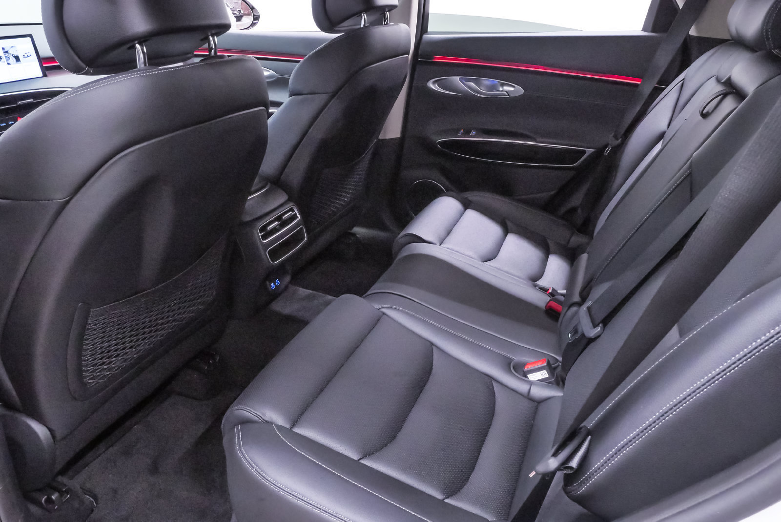 Certified 2026 Genesis GV70 2.5T AWD/4WD image 10