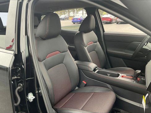 New 2025 Nissan Kicks SR image 8