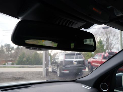 Used 2017 Land Rover Discovery Sport HSE Luxury image 30