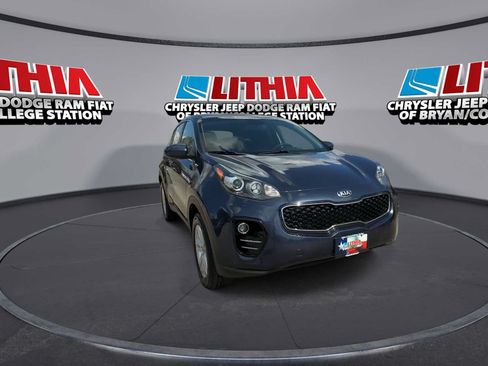 Used 2017 Kia Sportage LX AWD/4WD image 2