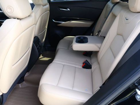 Certified 2024 Cadillac XT4 Luxury FWD image 24