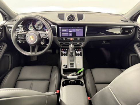 Certified 2026 Porsche Macan AWD/4WD image 16