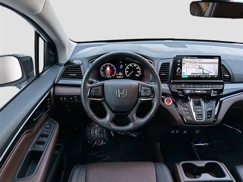 Used 2025 Honda Odyssey Elite image 23