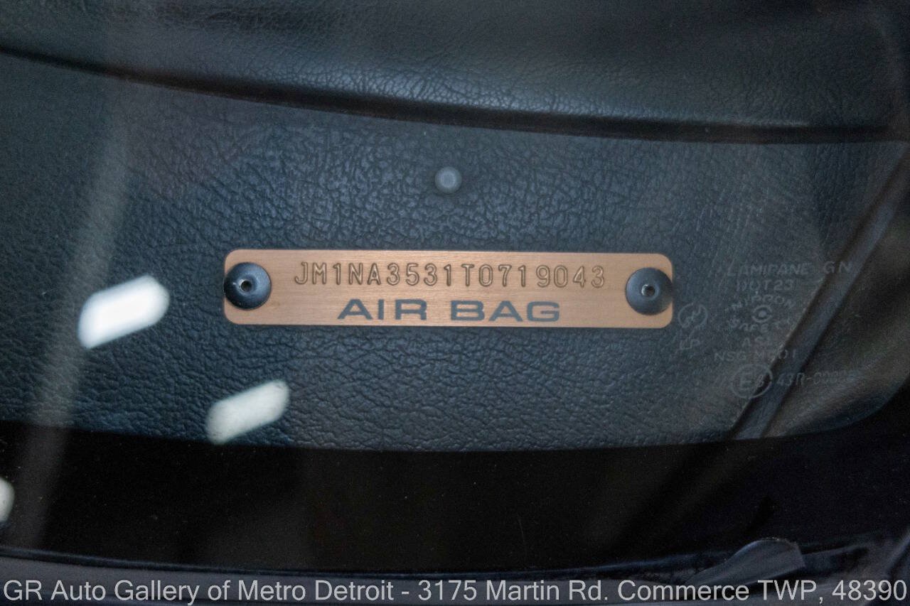 Used 1996 MAZDA MX-5 Miata RWD image 16