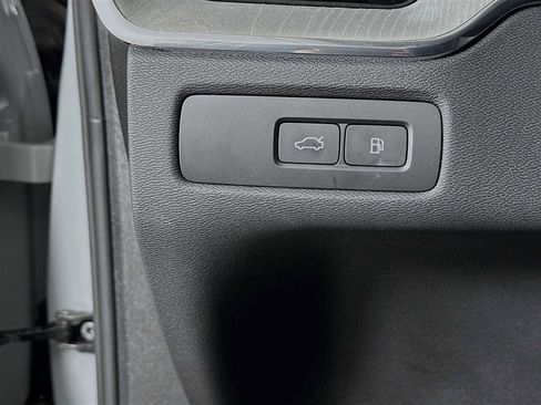 Used 2025 Volvo XC60 T8 Plus w/ Protection Package Premier image 10