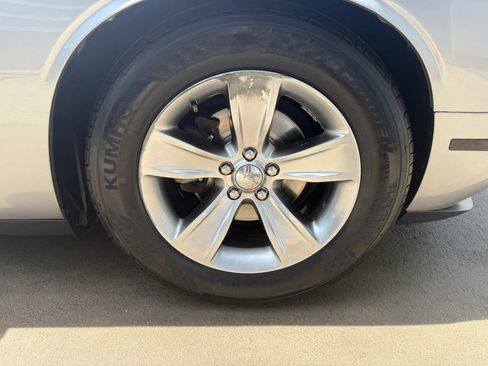 Used 2015 Dodge Challenger SXT RWD image 32