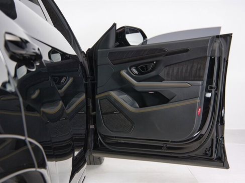 Used 2024 Lamborghini Urus S image 26