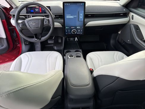 Used 2022 Ford Mustang Mach-E Premium image 17