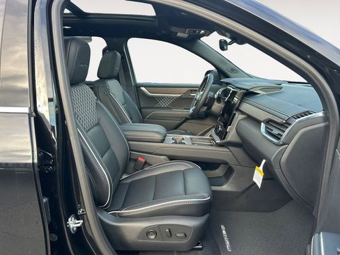 New 2026 GMC Acadia Denali image 10