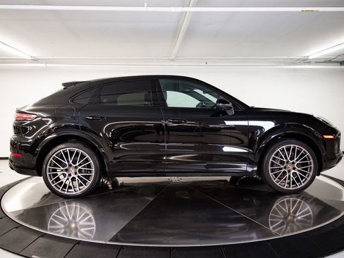 Certified 2023 Porsche Cayenne Coupe image 8