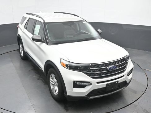 Used 2020 Ford Explorer XLT w/ Equipment Group 202A AWD/4WD image 37