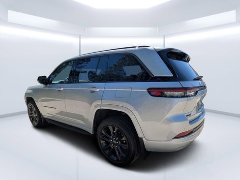 New 2026 Jeep Grand Cherokee Limited AWD/4WD image 5