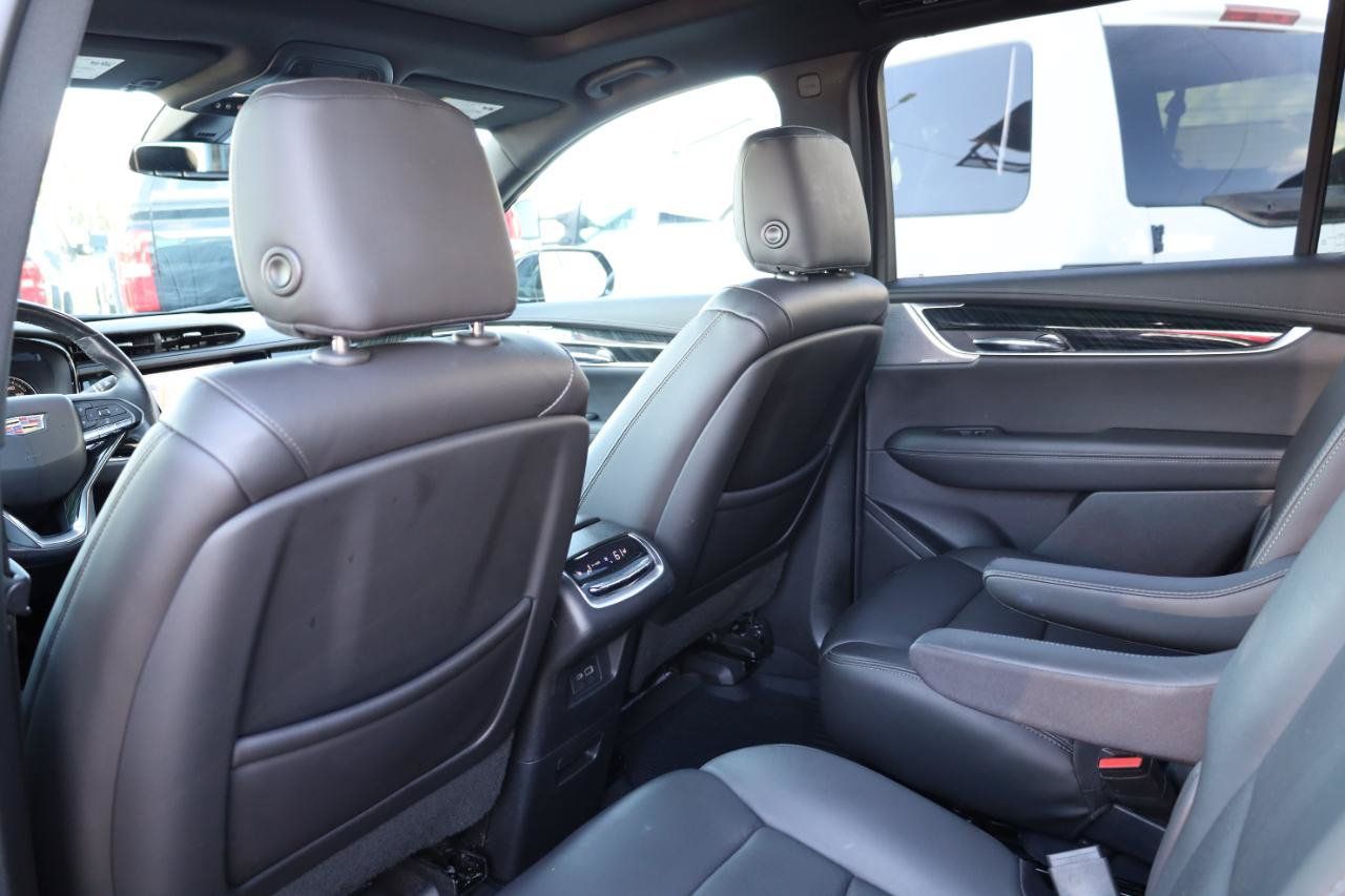 Used 2020 Cadillac XT6 Premium Luxury AWD/4WD image 16