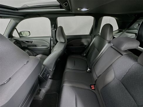 Used 2025 Subaru Forester Premium w/ Convenience Package #2 AWD/4WD image 11