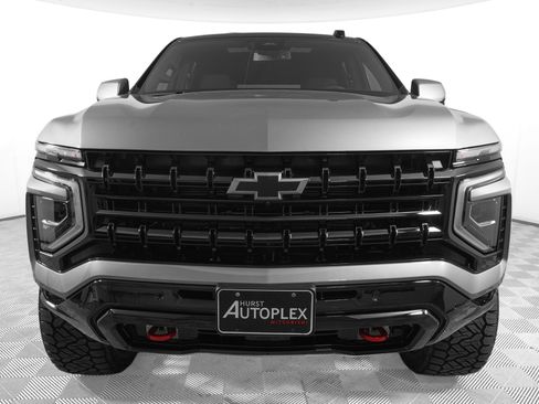 Used 2025 Chevrolet Tahoe Z71 w/ Comfort Package AWD/4WD image 3