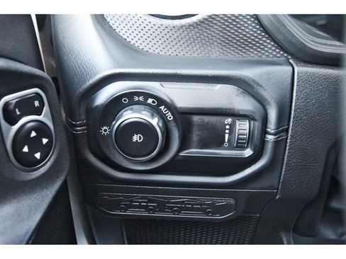 Used 2026 Jeep Wrangler Unlimited Rubicon AWD/4WD image 18