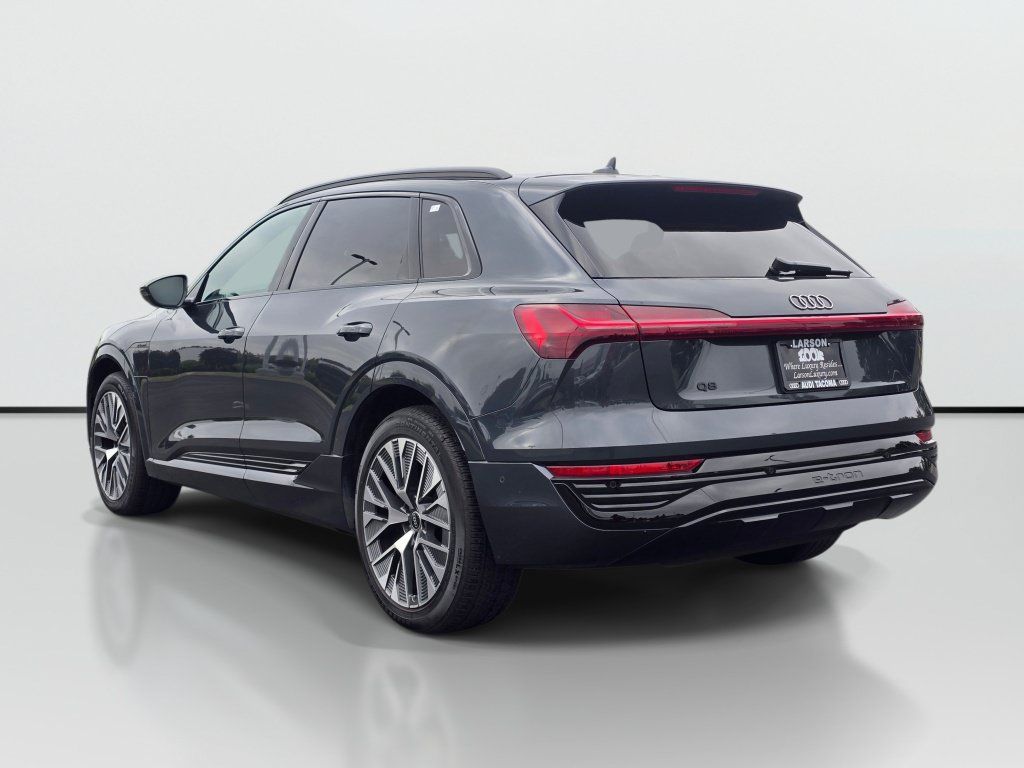 Used 2024 Audi Q8 e-tron Prestige w/ Prestige Package AWD/4WD image 3