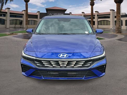 Used 2024 Hyundai Elantra SEL w/ Convenience Package FWD image 3