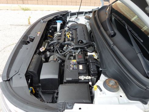 Used 2023 Hyundai Venue SEL w/ Cargo Package FWD image 17