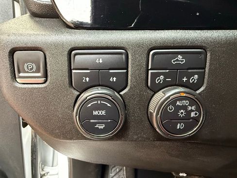 Used 2024 Chevrolet Silverado 2500 LT image 22