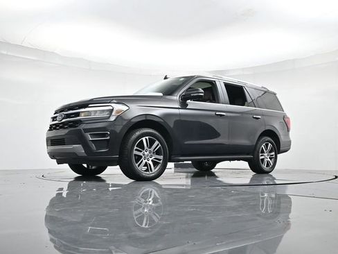 Used 2024 Ford Expedition Limited image 37