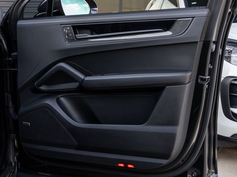 Certified 2025 Porsche Cayenne GTS w/ Technology Package image 41