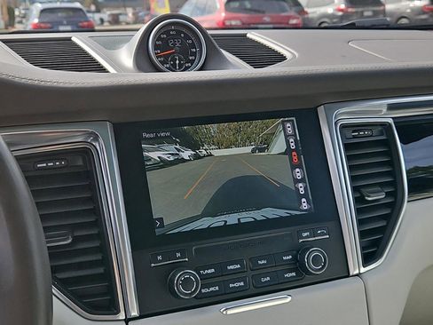 Used 2018 Porsche Macan S image 26