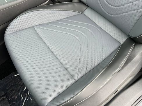 New 2026 Volkswagen Tiguan SE R-Line AWD/4WD image 12