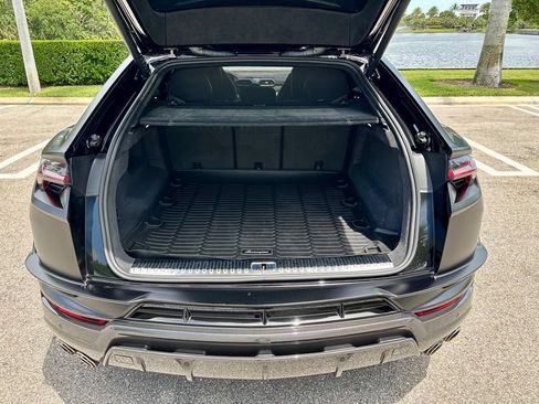 Used 2024 Lamborghini Urus Performante AWD/4WD image 23