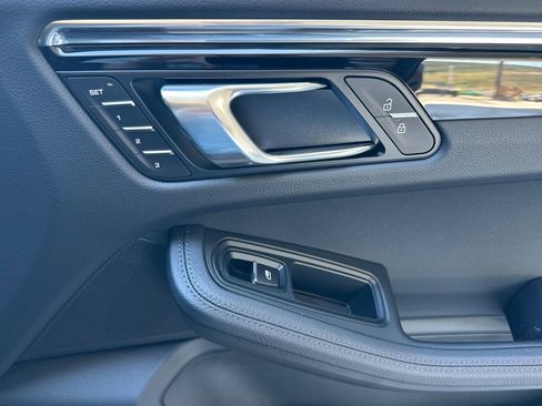 New 2026 Porsche Macan image 20