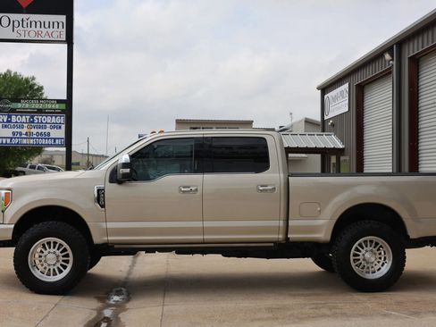 Used 2017 Ford F250 King Ranch w/ King Ranch Ultimate Package image 7