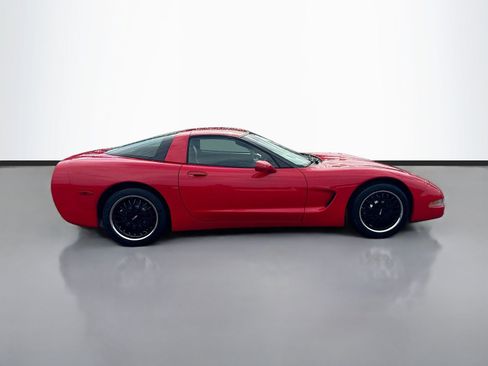 Used 1998 Chevrolet Corvette Coupe w/ Memory Pkg RWD image 8