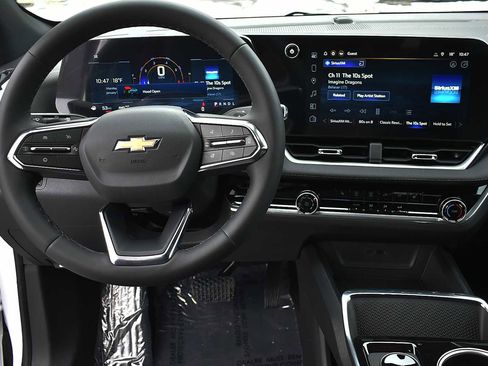 New 2026 Chevrolet Equinox LT image 12