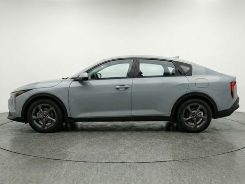 Used 2025 Kia K4 LXS image 5