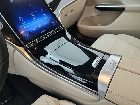 Certified 2023 Mercedes-Benz GLC 300 image 11