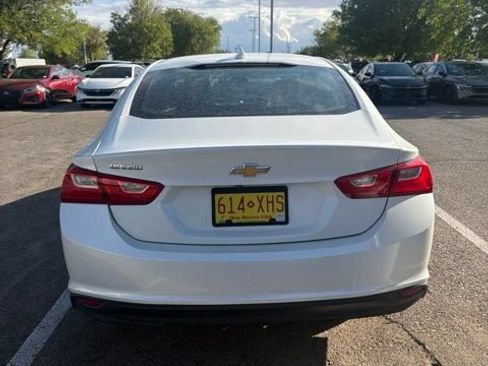 Used 2018 Chevrolet Malibu LT FWD image 4