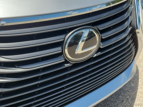 Used 2017 Lexus ES 350 w/ Premium Package FWD image 12