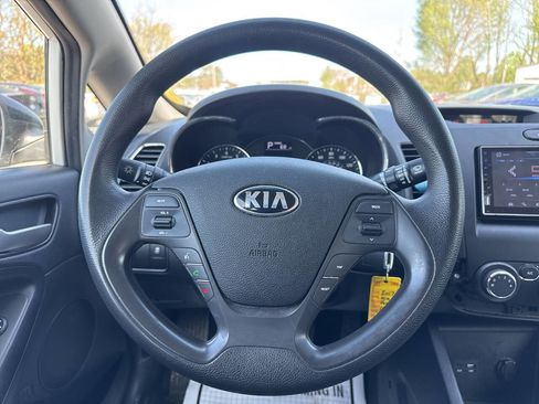 Used 2017 Kia Forte LX FWD image 17