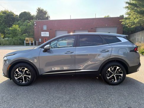 Certified 2023 Kia Sportage EX FWD image 3
