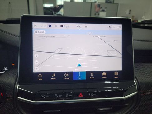 New 2026 Jeep Compass Trailhawk w/ Sun, Sound & Navigation Group AWD/4WD image 18