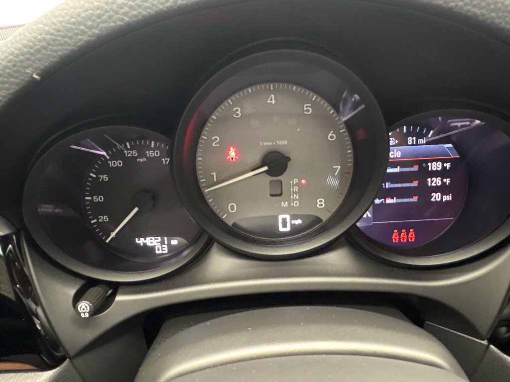 Certified 2023 Porsche Macan S AWD/4WD image 31