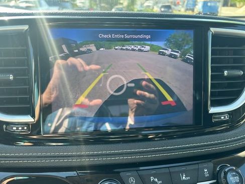 Used 2023 Chrysler Pacifica Limited image 22