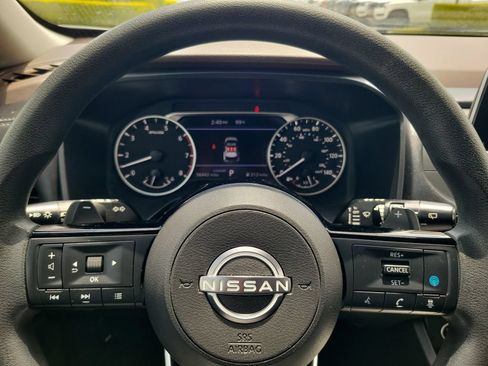 Certified 2023 Nissan Rogue SV FWD image 24