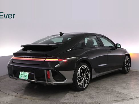 Used 2024 Hyundai Ioniq 6 Limited RWD image 3