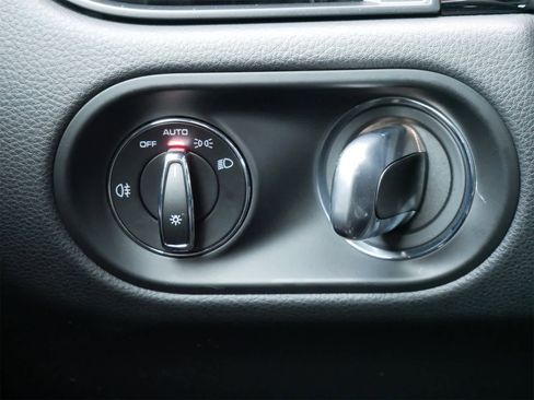 Used 2025 Porsche Macan image 14