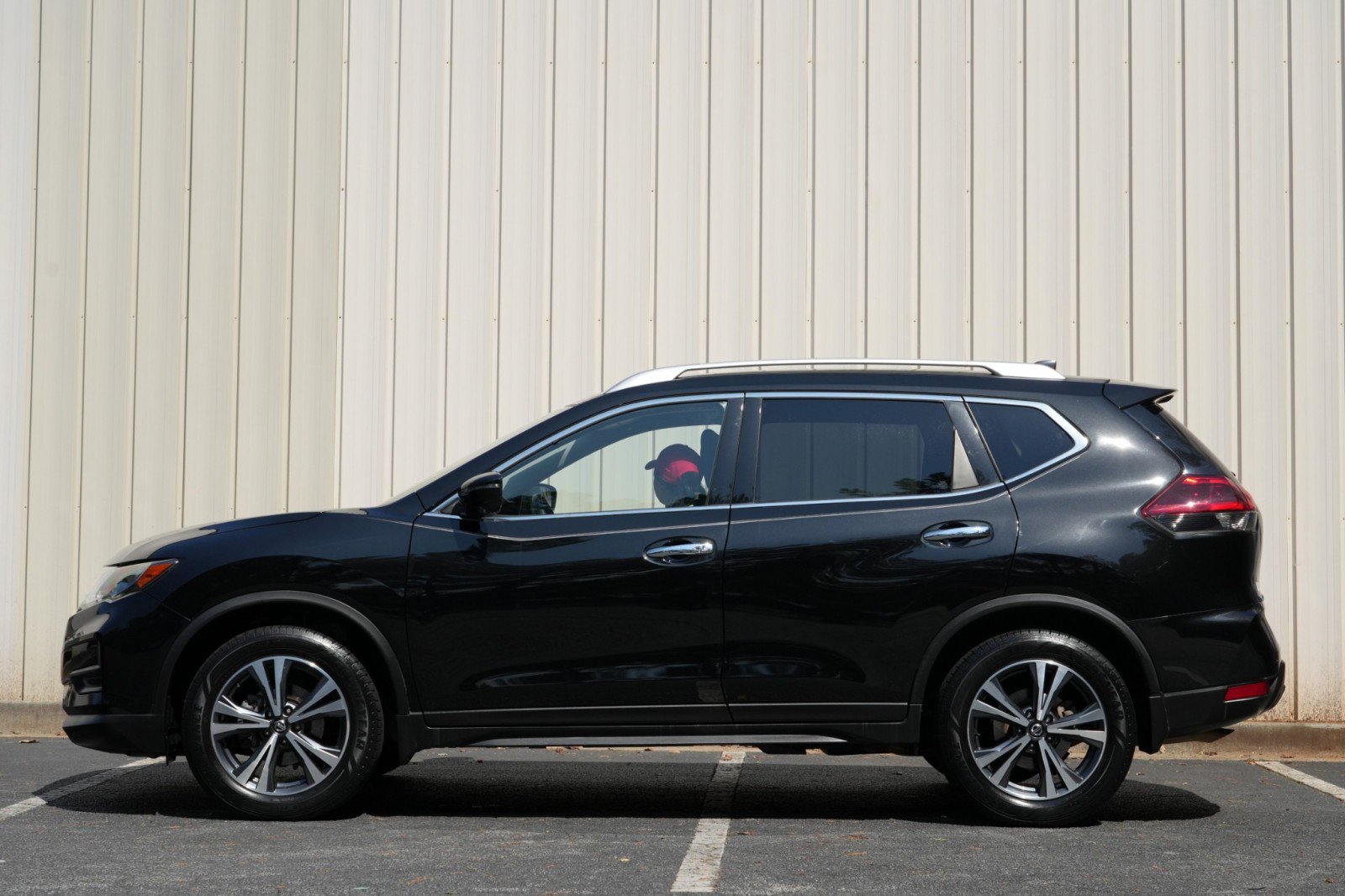 Used 2019 Nissan Rogue SV w/ Premium Package AWD/4WD image 8