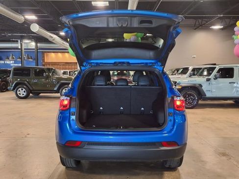 Used 2025 Jeep Compass Limited AWD/4WD image 12