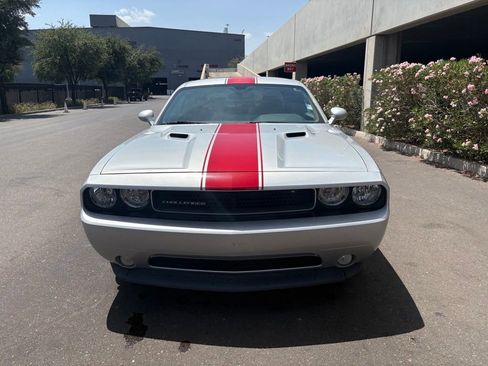 Used 2012 Dodge Challenger R/T Scat Pack RWD image 2